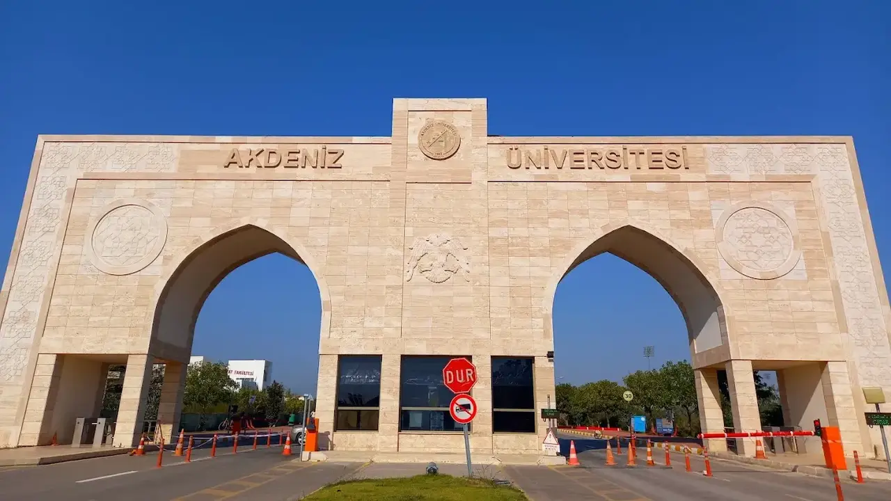Akdeniz Üniversitesi
