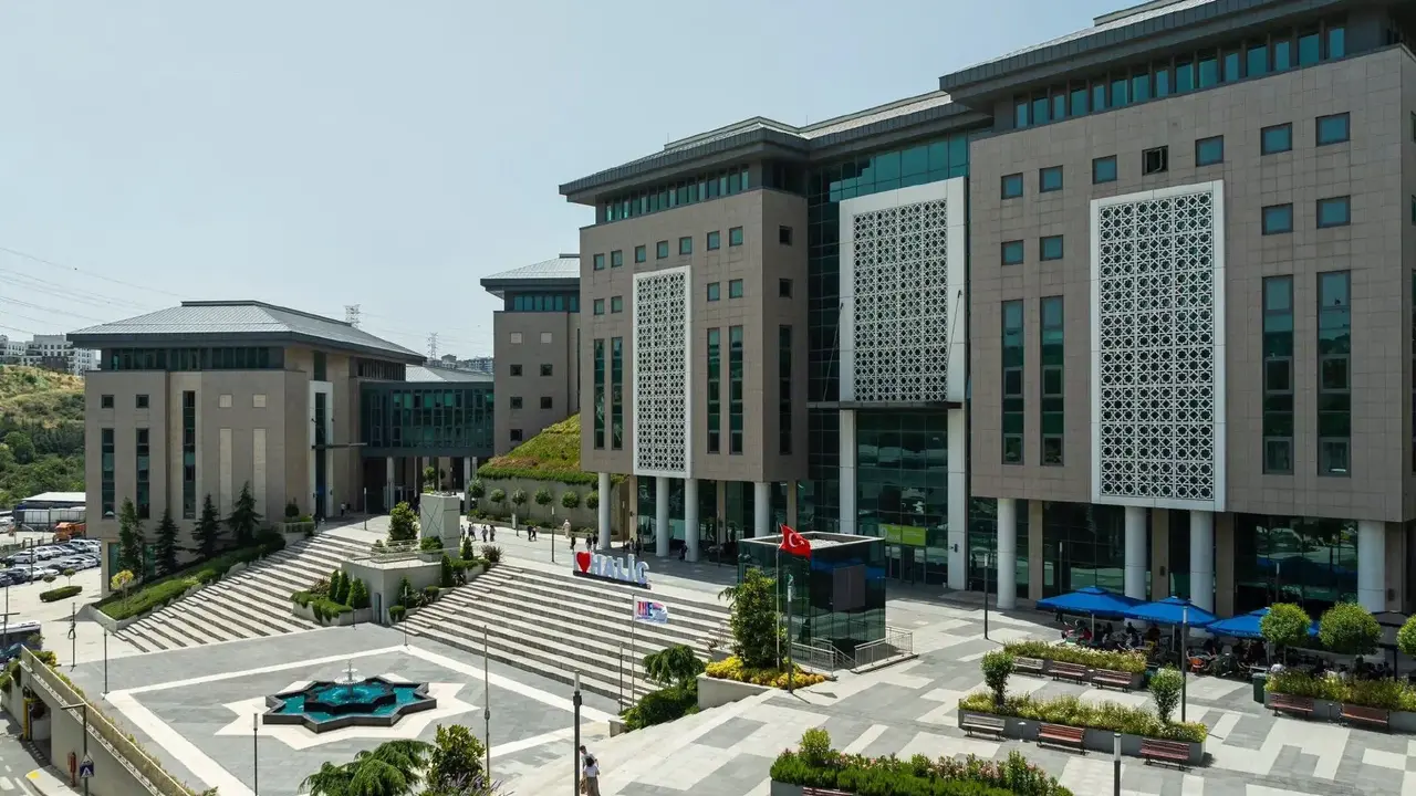 İstanbul Haliç Üniversitesi