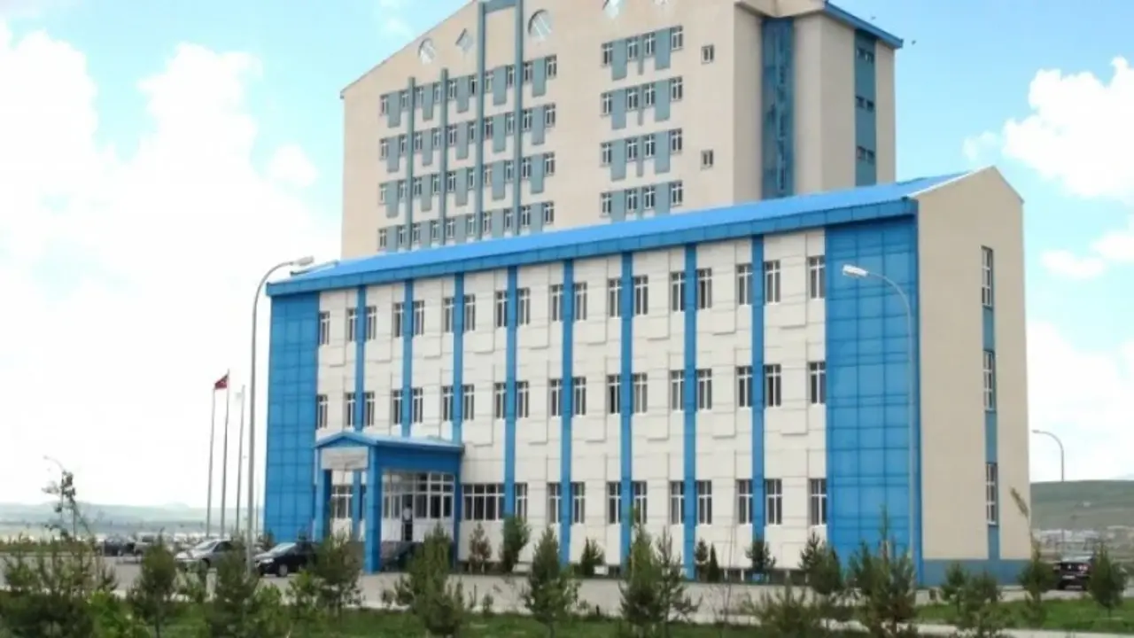 Kafkas Üniversitesi