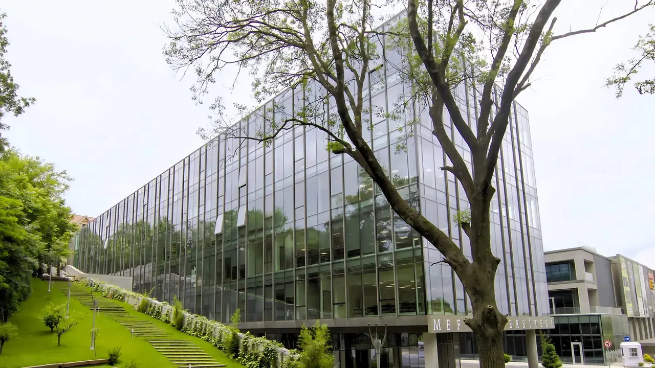 İstanbul MEF Üniversitesi