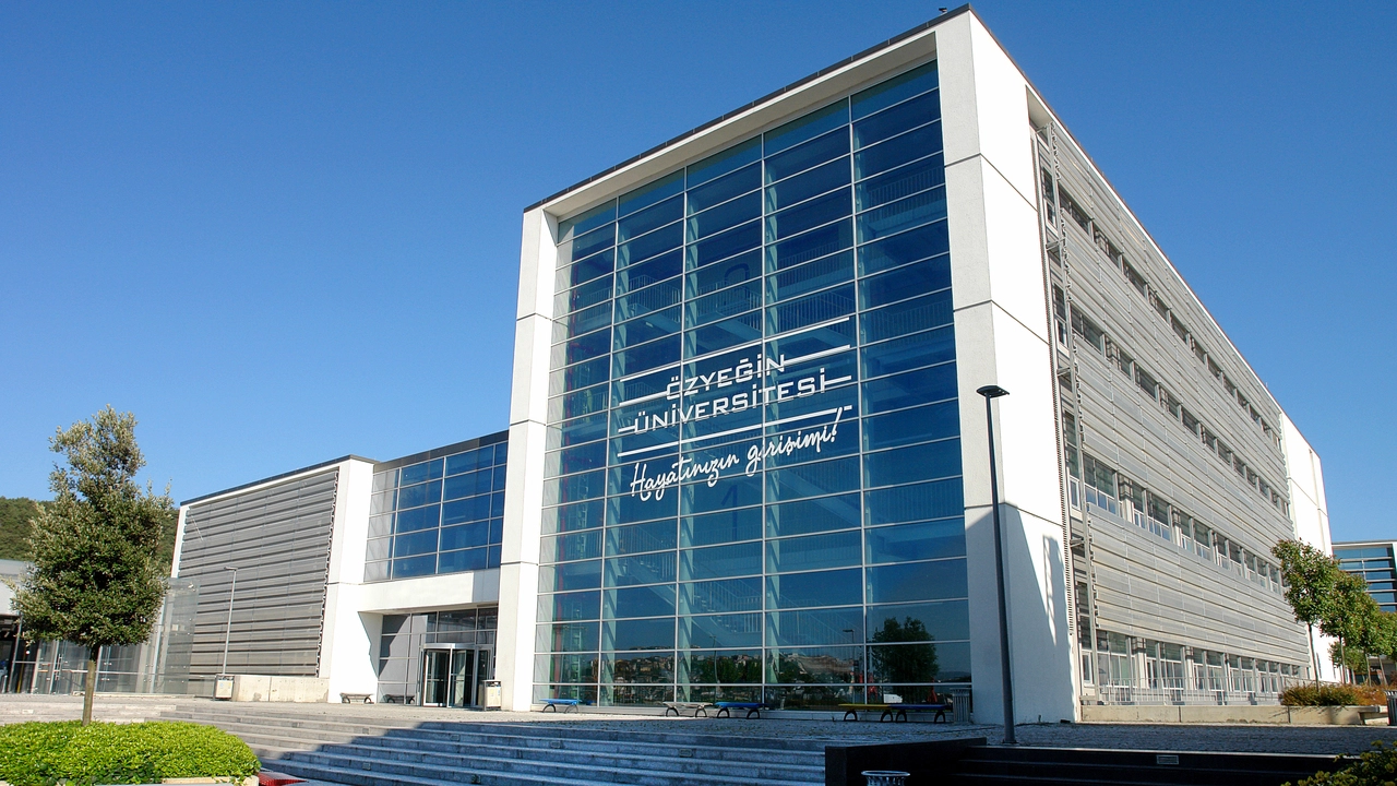 İstanbul Özyeğin Üniversitesi